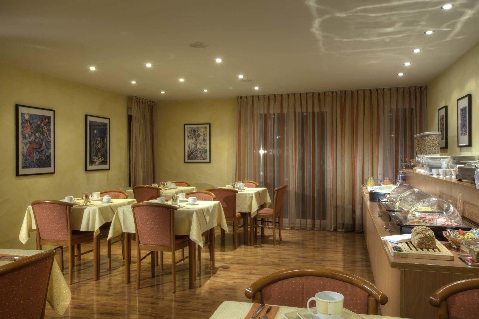 Hotel Zur Muehle Urbach  ภายนอก รูปภาพ